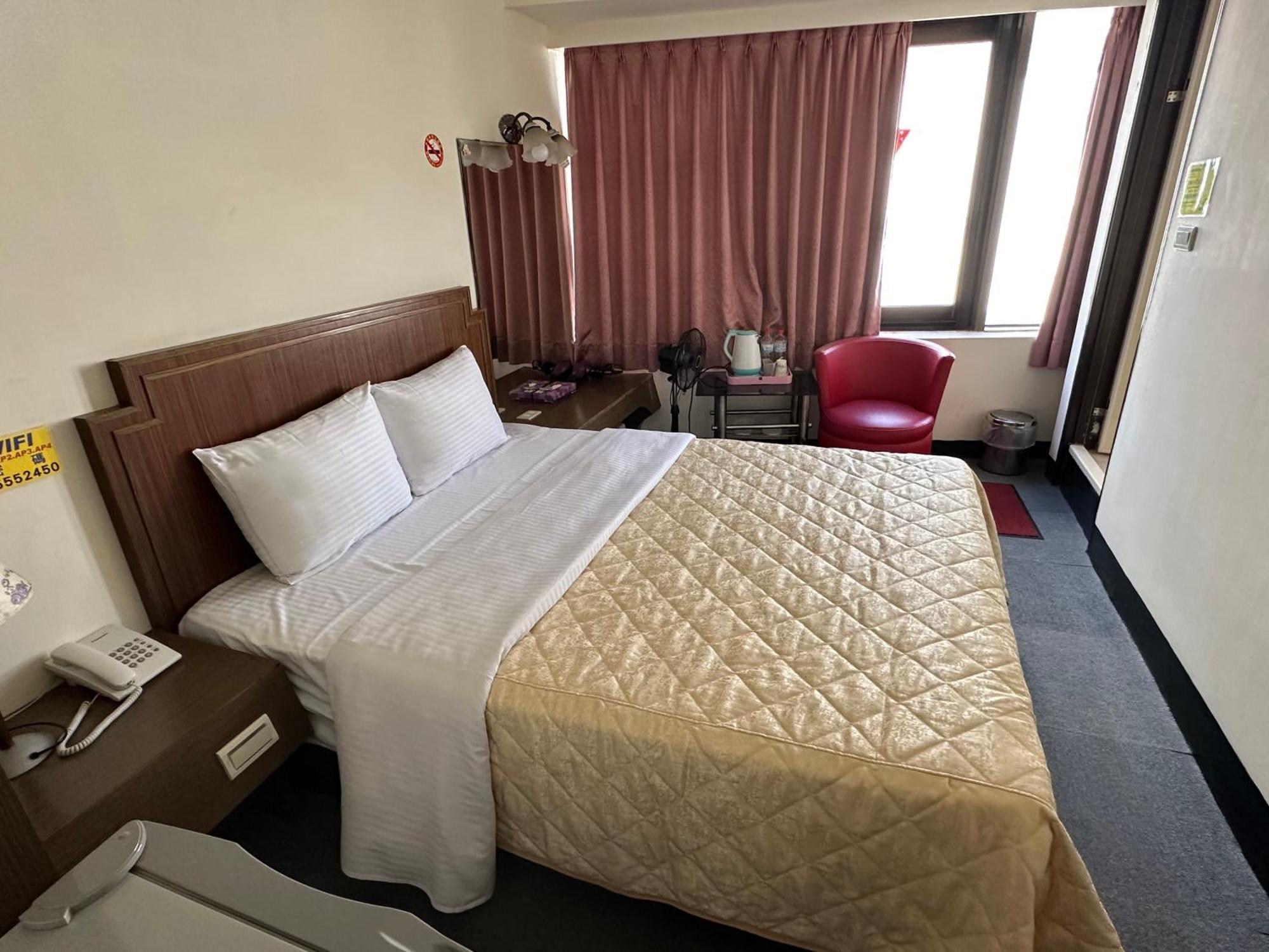 千慧商務旅館 臺北 外观 照片